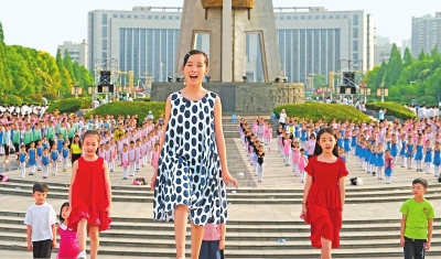 【親子-圖片】禹州兩千余人同唱《我和我的祖國》