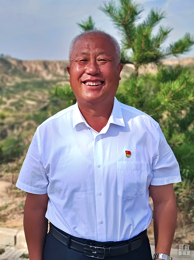 高西沟村党支部书记姜良彪今年6月被评为"全国优秀党务工作者".