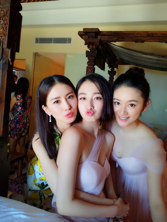 吴奇隆刘诗诗完婚 豪华伴郎团完胜伴娘团?