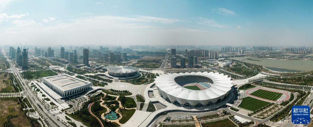 这是2021年5月22日拍摄的第十四届全运会主场馆西安奥体中心(无人机