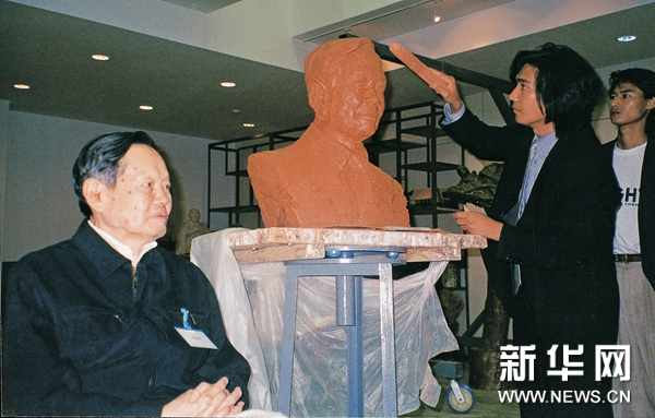 吴为山：为杨振宁先生塑像