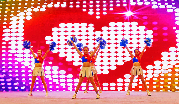 中秋趣味运动会打响大运会"第一枪"_fororder_啦啦队员表演-节目-摄影