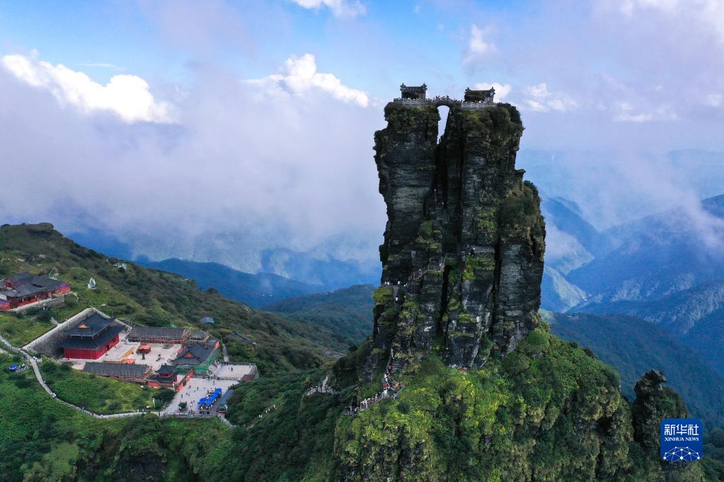 （中首）雲梯萬步天路遠 世界遺産梵凈山