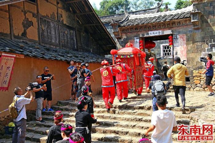 图片默认标题_fororder_畲族婚俗