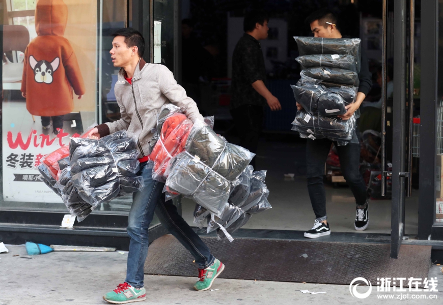 湖州织里：商户囤货备战“双11”   一天可赚一年房租