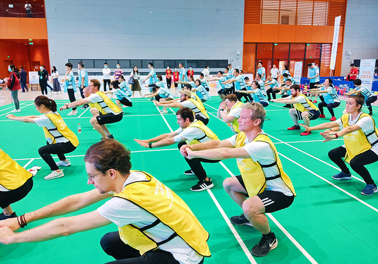 成都举办"家在成都·一起运动吧"中秋趣味运动会-国际在线