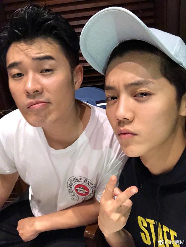 鹿晗凌晨晒帅气合照为陈赫庆生：祝赫哥越来越胖