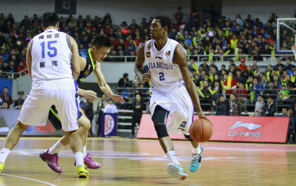 回顾本赛季CBA联赛的20张罚单:球员争执处罚多 回顾本赛季CBA联赛的20张罚单:球员争执处罚多