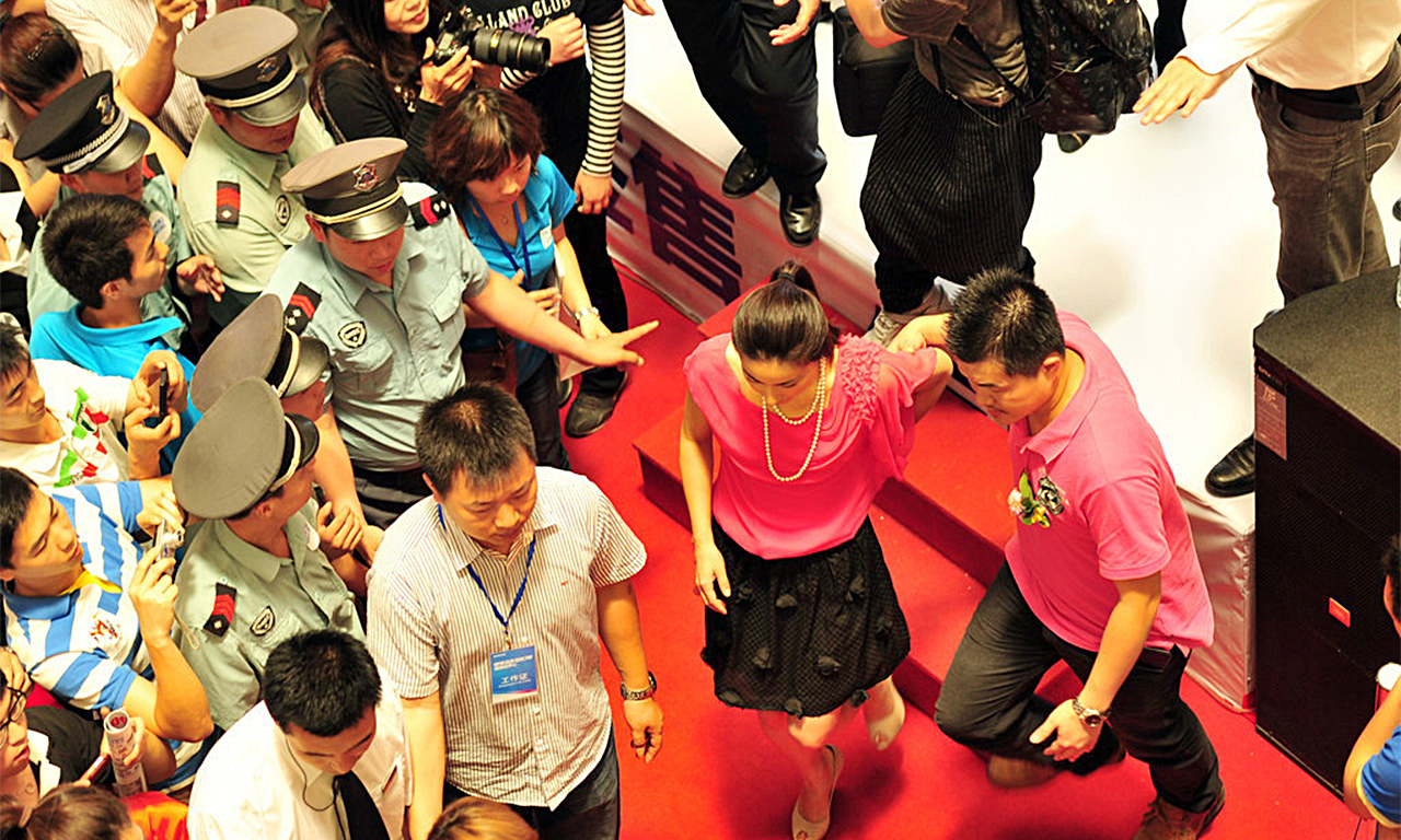 阔太郭晶晶的豪门生活:斗艳贝嫂 PK千亿儿媳