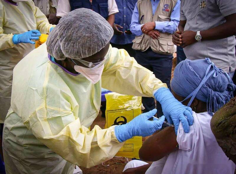 WHO: karancin alluran riga kafi ka iya kawo tsaiko ga burin Afrika na yi wa kaso 40 cikin dari na al’ummarta riga kafi_fororder_210917-fa'iza-2-vaccination