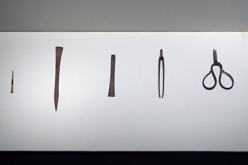 成都博物馆：三百余文物典藏尽显中国传统医学之魅力_fororder_手术器械-明-江阴市博物馆藏（摄影：动脉影）