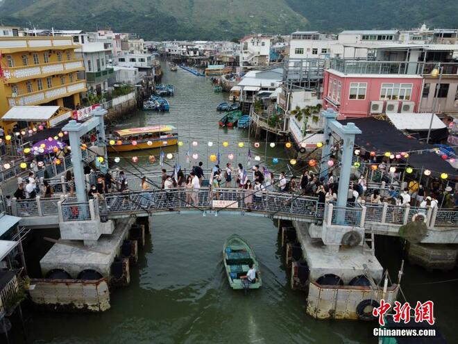 2,500 Tanglung Hiasi Serata Tai O_fororder_to6