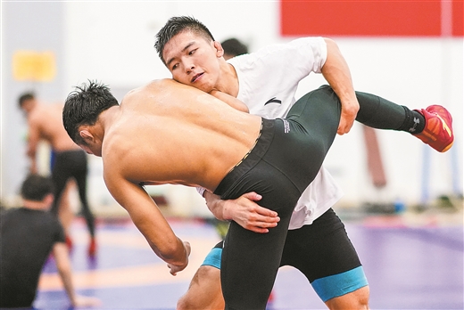 广西男子自由式摔跤队获评 “全国体育系统先进集体”激发昂扬斗志