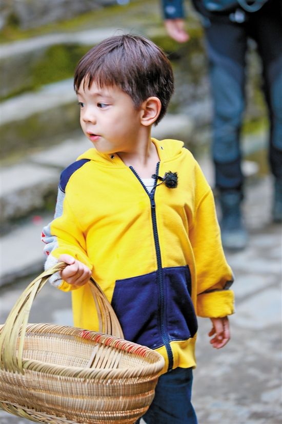 4岁的嗯哼人小鬼大 杜江教育小孩有自己的一套