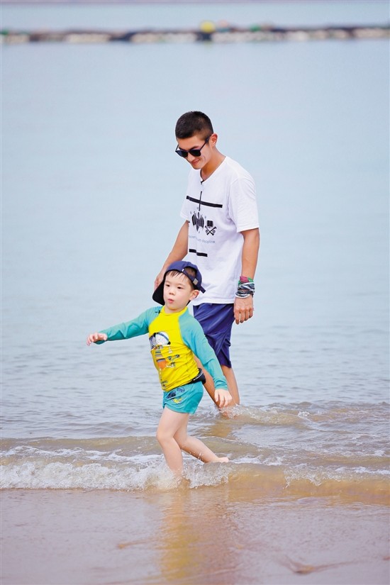 4岁的嗯哼人小鬼大 杜江教育小孩有自己的一套