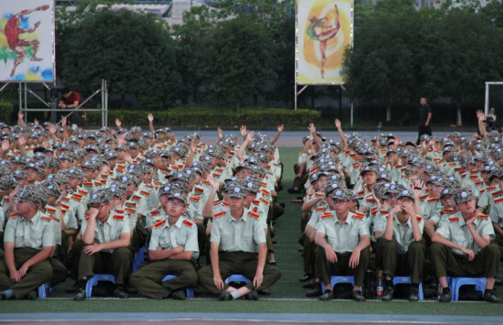 【原创】重庆高新区警方反诈防诈进校园  联合7所高校为入校新生上好第一课_fororder_微信图片_20210918164255