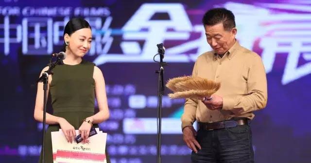 金扫帚奖揭晓：杨幂三度封后邓超上榜