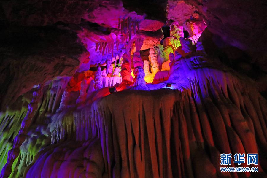 辽宁铁岭溶洞美如画