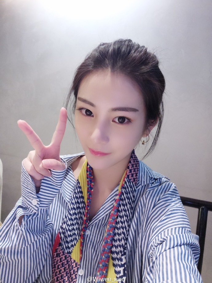林更新女友爱健身 王柳雯身材高挑性感