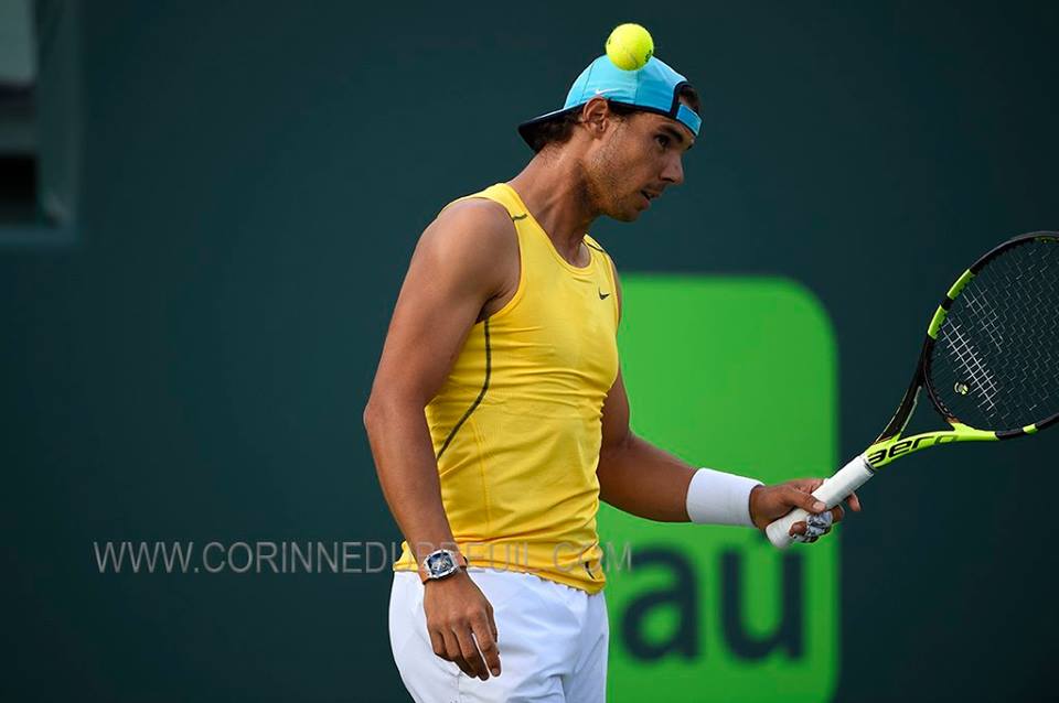 纳达尔训练私照照曝光 无袖紧裹肌肉尽显