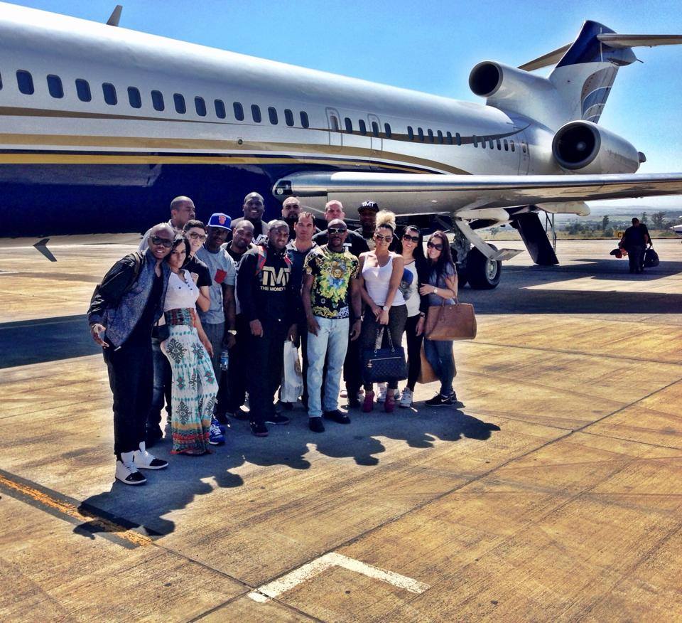 梅威瑟的炫富人生 无聊时竟扮小丑抢劫自己