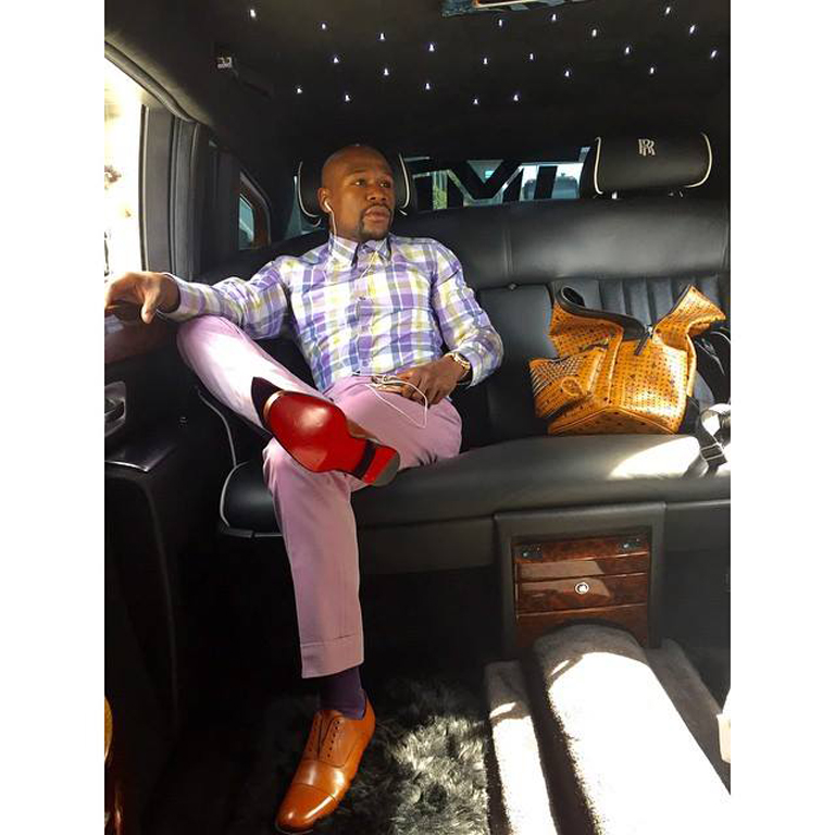 梅威瑟的炫富人生 无聊时竟扮小丑抢劫自己