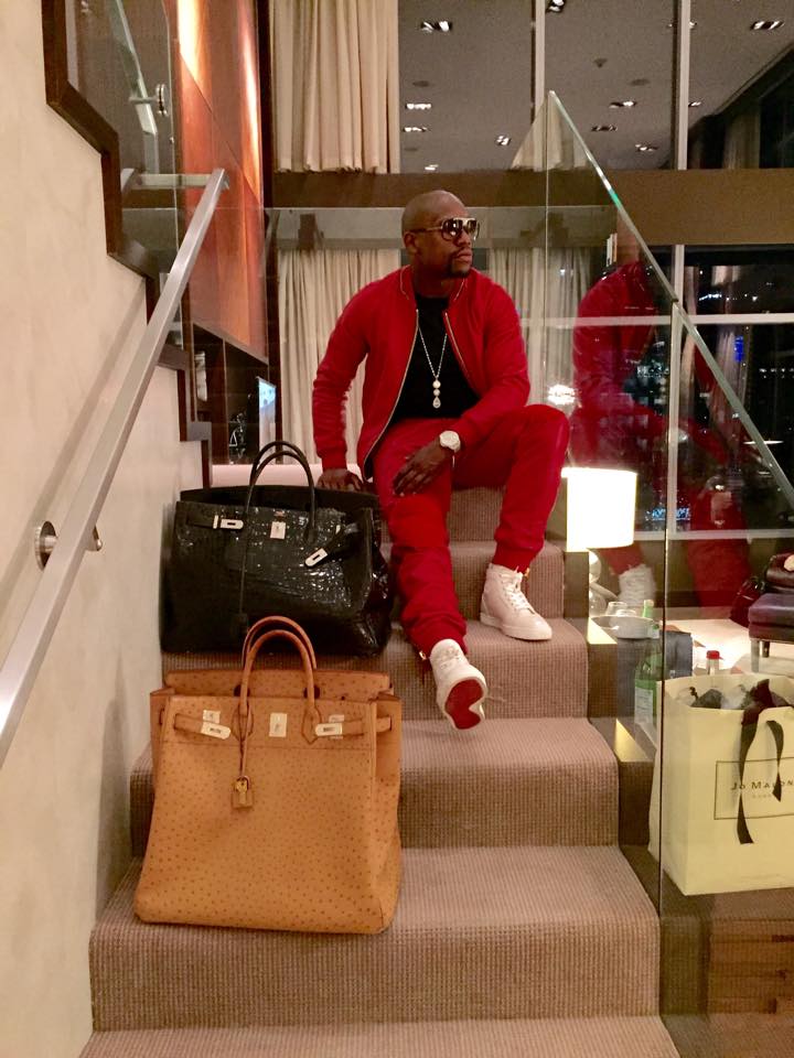 梅威瑟的炫富人生 无聊时竟扮小丑抢劫自己