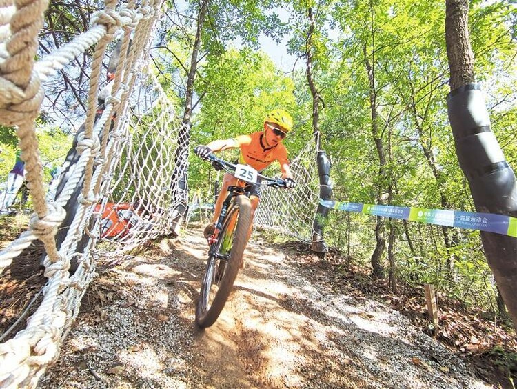 （中首）第十四屆全運會山地自行車男子越野賽戰罷 貴州選手米久江、陳科宇摘金奪銅_fororder_中首2