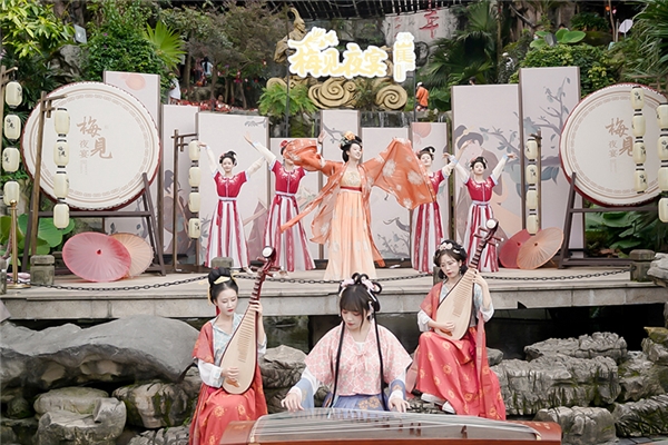 本土品牌的“破圈”之旅：文商旅新融合 梅见携手洪崖洞打造千年夜宴_fororder_1632292903749830