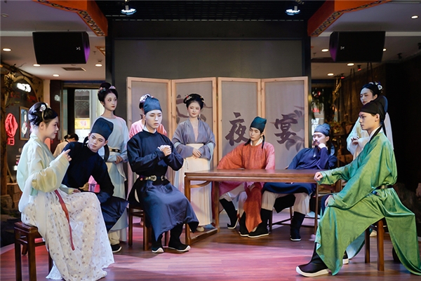 本土品牌的“破圈”之旅：文商旅新融合 梅见携手洪崖洞打造千年夜宴_fororder_1632292903238858