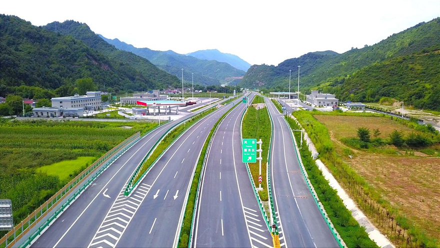 Bridges and Tunnels in Feng County, Baoji City of Northwest China Showcase "China Speed"_fororder_3