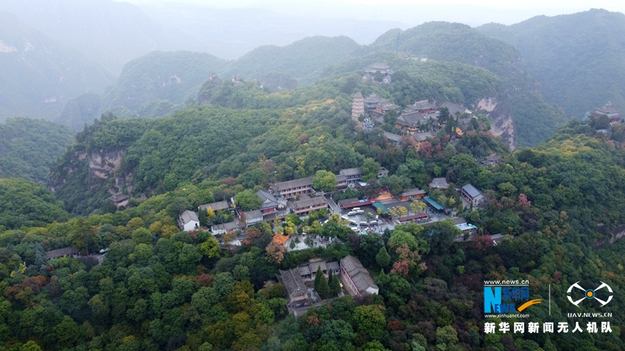 崆峒山“煙雨圖”：翠峰古建“隱”雲海_fororder_4