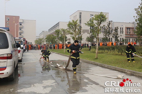 已过审【法制安全】重庆双桥：63支微型消防站“切磋”消防技能
