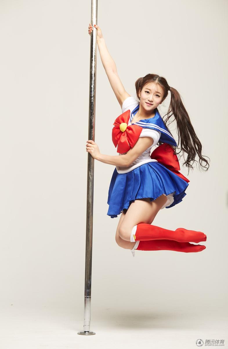 钢管舞新队员化身美少女 用舞蹈传达美与健康