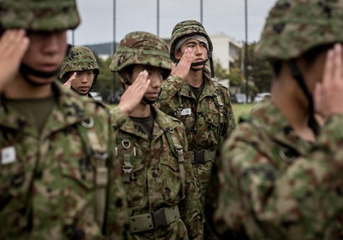 日华媒：忧战争风险 日本新兵拒当安保法“炮灰”