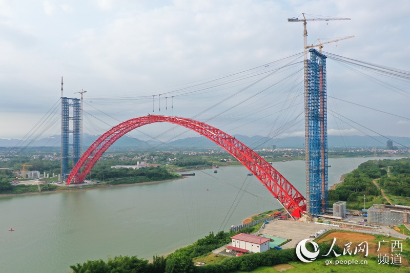 世界在建最大跨徑拱橋主弦管混凝土灌注順利完成