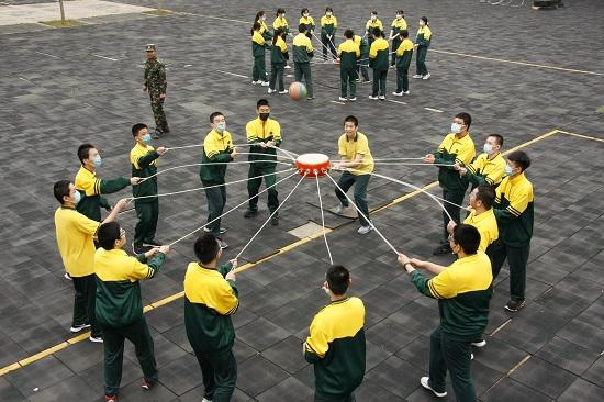 首都师范大学附属回龙观育新学校举办国防教育实践活动_fororder_4