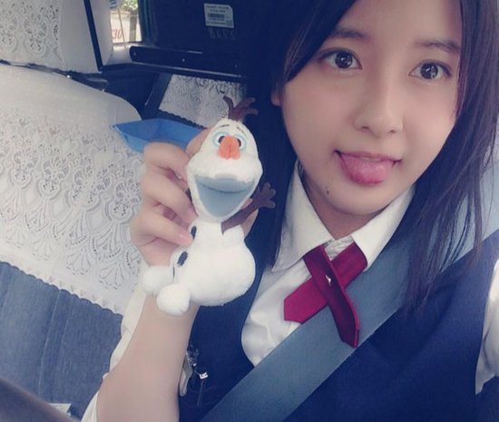 24岁女模特变身日本最美出租车司机(组图)