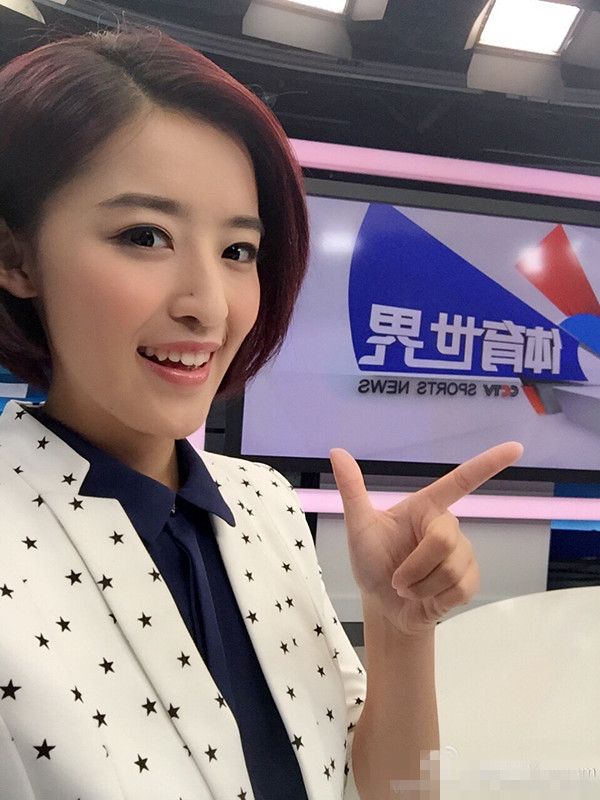 90后美女主持挑战马拉松 私照可爱笑容甜美