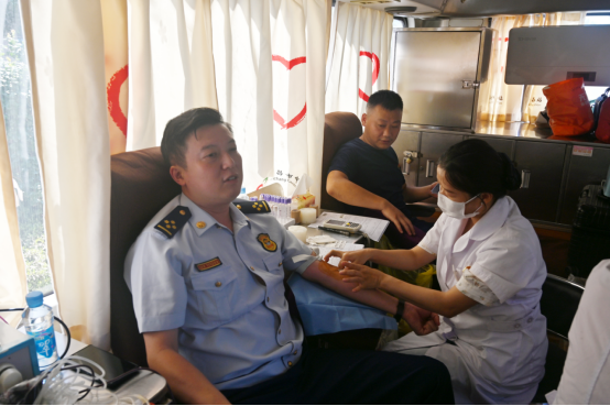 南昌高新区消防救援大队组织开展无偿献血活动