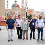 土耳其媒體和智庫人士參訪團參觀新疆國際大巴扎
