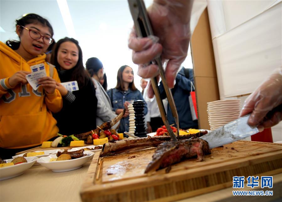 上海：高校美食節 比拼食堂菜