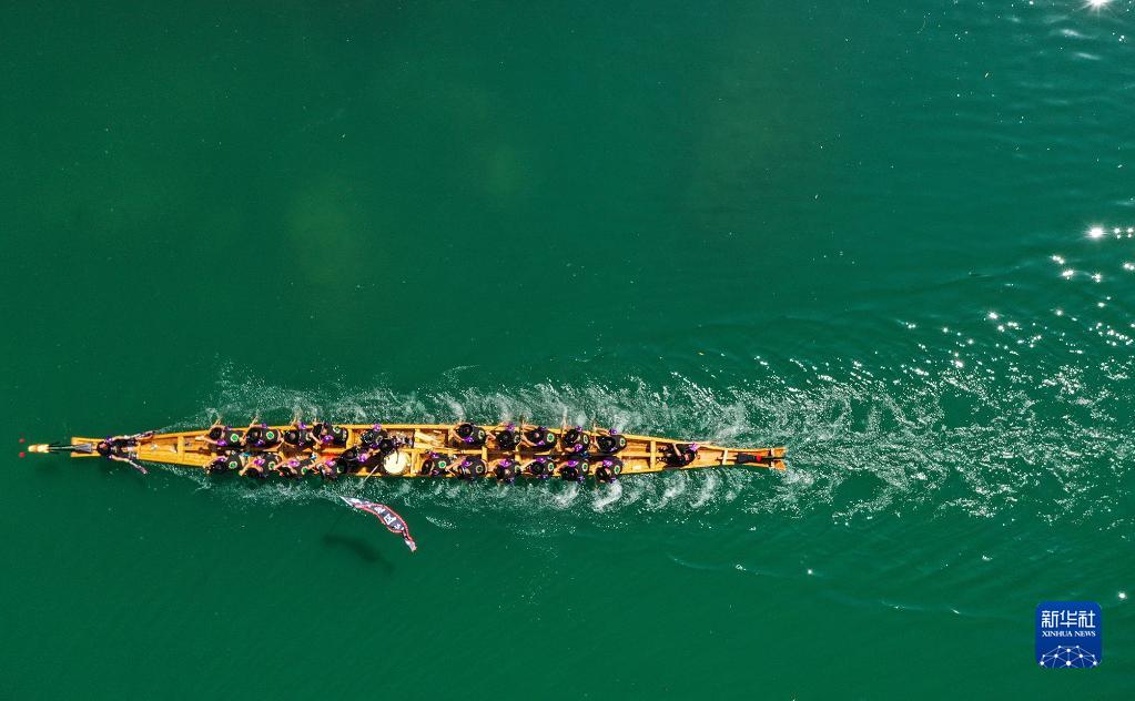 贵州镇远：多彩活动迎大展