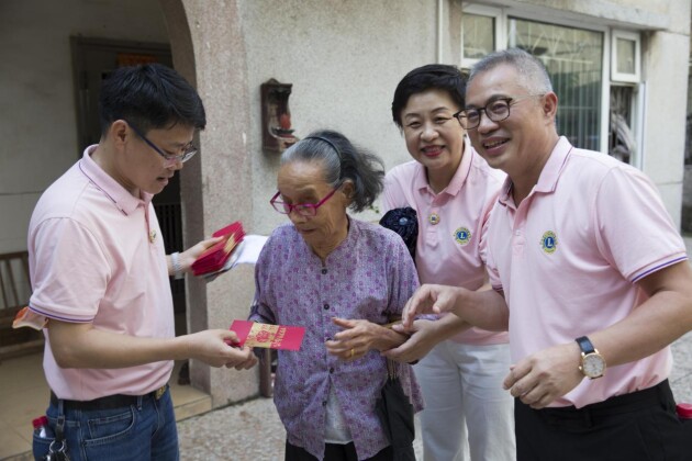 深圳獅子會正道服務隊第十屆敬老慰問活動走進九圍社區