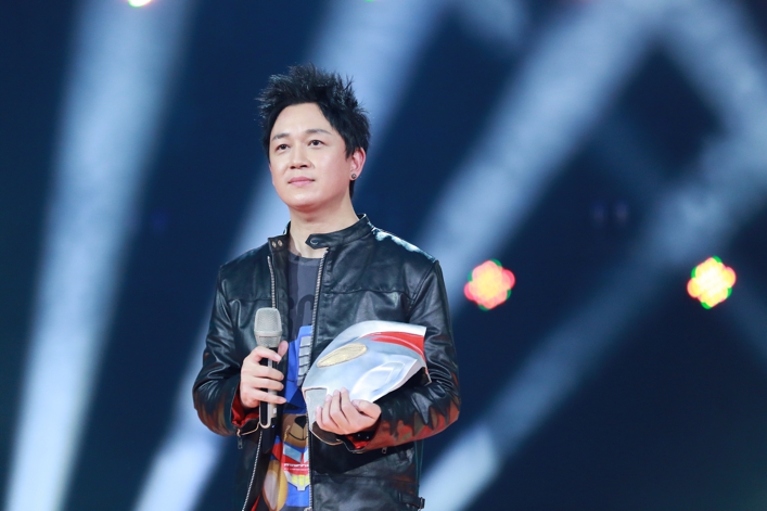 蒙面盛典本周震撼来袭潘粤明空降圆摇滚梦图