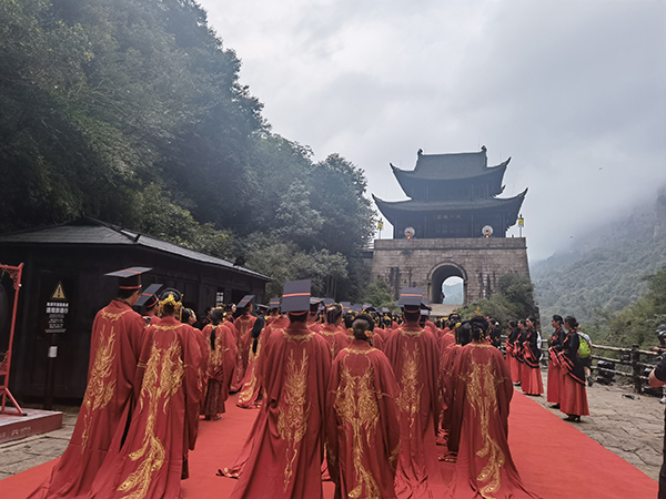 广元剑阁县百名青年体验传统汉式婚礼_fororder_集体婚礼仪式