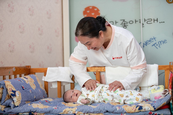 共筑中国梦 | 敬业更要精业 天鹅到家为万千家政劳动者点赞_fororder_3