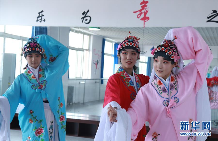 河北邢台：非遗传承进校园