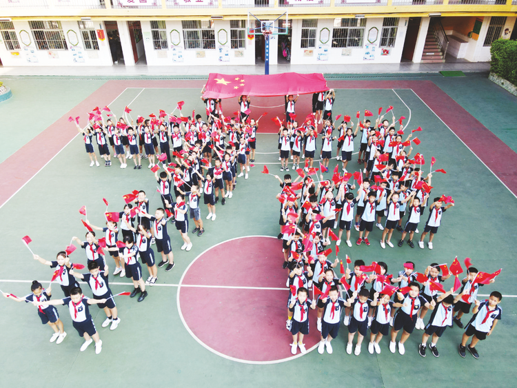 南寧市各學校開展慶祝新中國成立72週年愛國主義教育活動