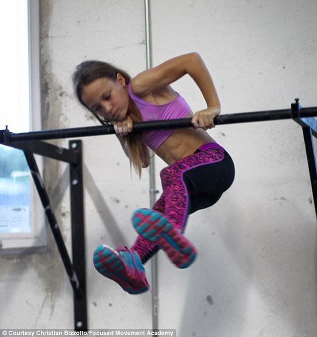 美国9岁女孩通过海豹突击队训练项目